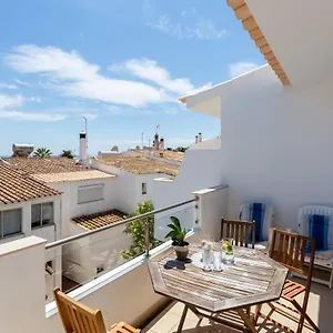 mariners-3-bright-and-stylish-apartment-2-minute-walk.hotelaalgarve.com/